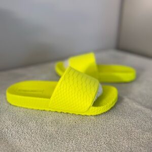 Wild Diva Slide Sandals